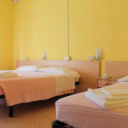 Hotel Ninfea チェルヴィア エクステリア 写真