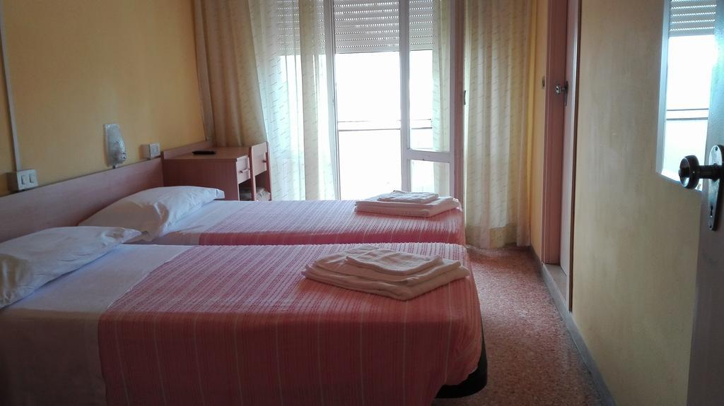 Hotel Ninfea チェルヴィア エクステリア 写真
