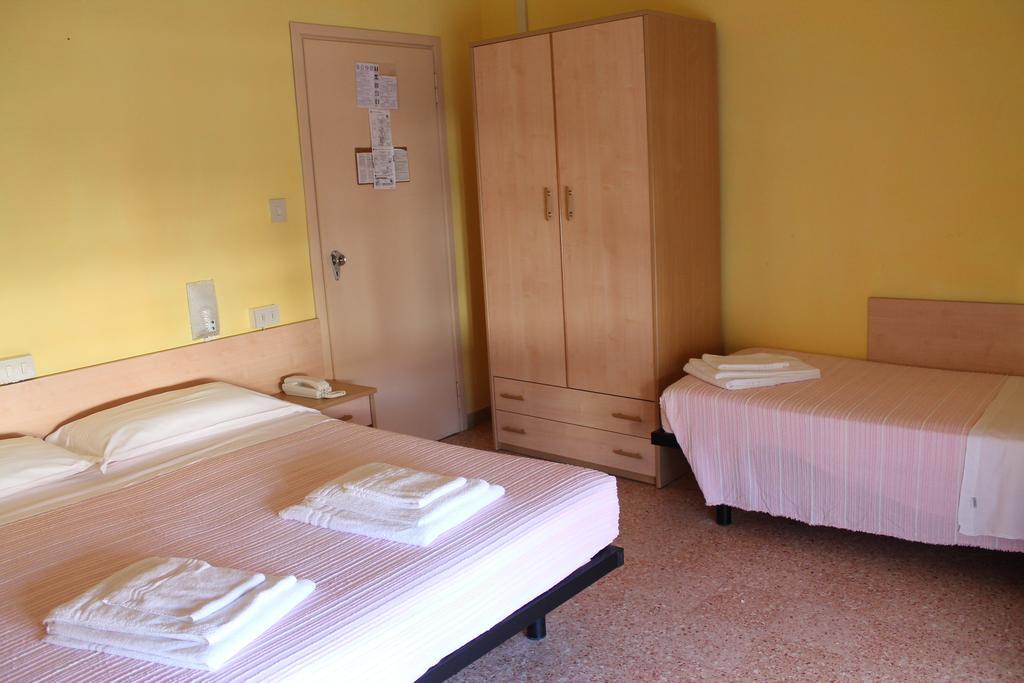 Hotel Ninfea チェルヴィア エクステリア 写真