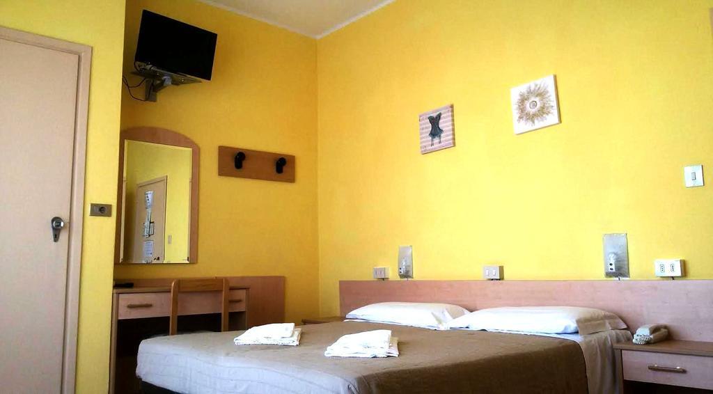 Hotel Ninfea チェルヴィア エクステリア 写真